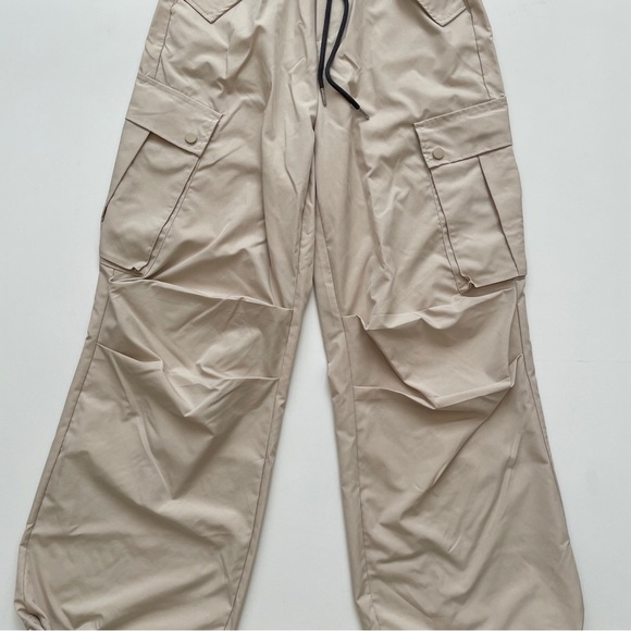 YesStyle Drawstring Street Cargo Pants, Tan & Gray, Size S Small - Picture 9 of 13
